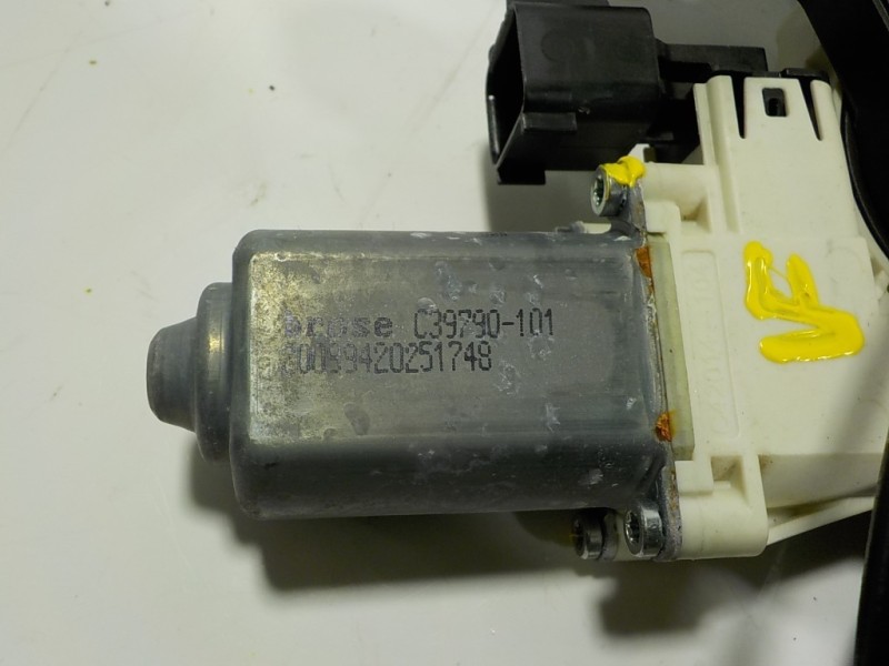 Recambio de elevalunas delantero izquierdo para land rover range rover evoque evoque referencia OEM IAM LR137688 K8D223201AC K8D