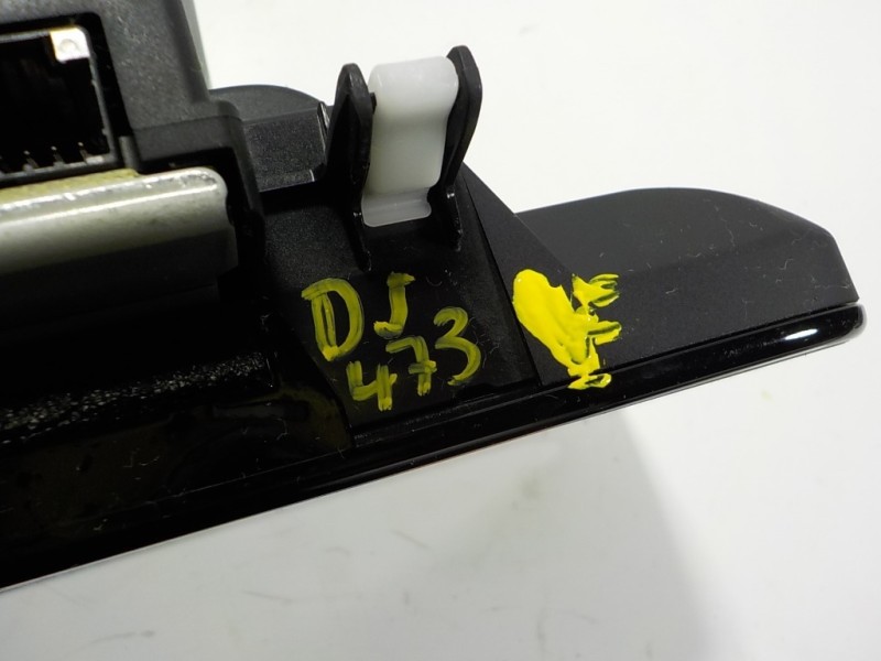 Recambio de pantalla multifuncion para mazda 3 berlina (bp) evolution referencia OEM IAM  BDGF611J0A 