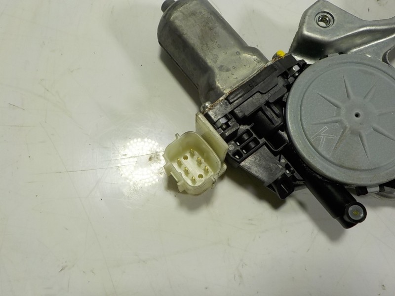 Recambio de elevalunas trasero derecho para nissan x-trail (t32) acenta referencia OEM IAM 827204CA0A 827301BA0A 827301BA0A