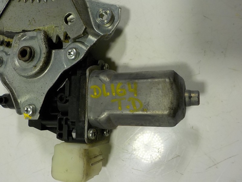 Recambio de elevalunas trasero derecho para nissan x-trail (t32) acenta referencia OEM IAM 827204CA0A 827301BA0A 827301BA0A