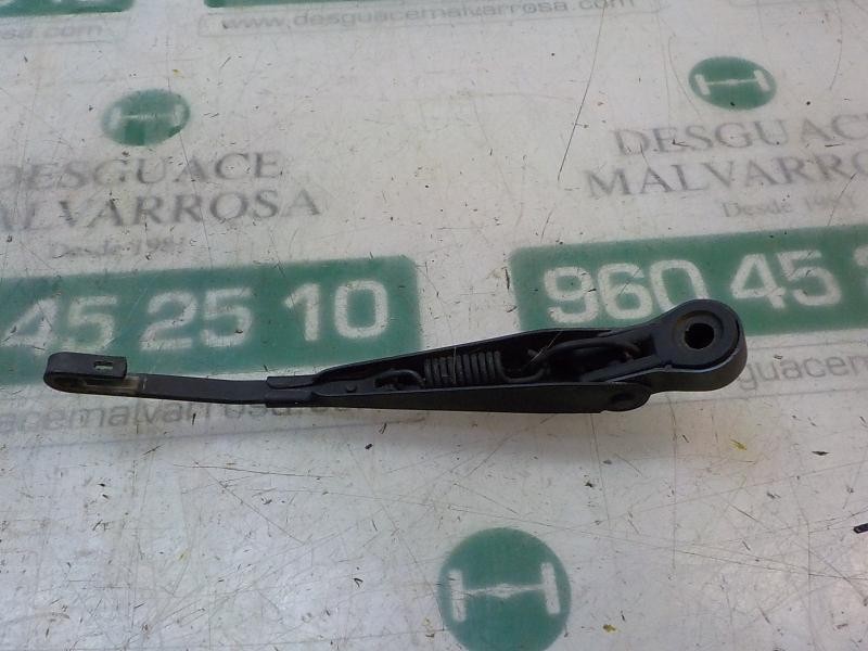 Recambio de brazo limpia trasero para ssangyong rodius 2.7 turbodiesel cat referencia OEM IAM   