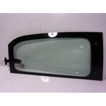 CRISTAL PUERTA TRASERO DERECHO 823007983R 