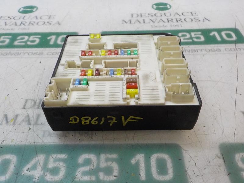 Recambio de caja reles / fusibles para renault megane iii berlina 5 p life referencia OEM IAM   