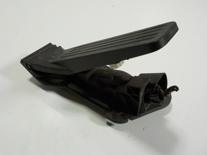 Recambio de potenciometro pedal para mazda 3 berlina (bp) evolution referencia OEM IAM  BCKA41600A 