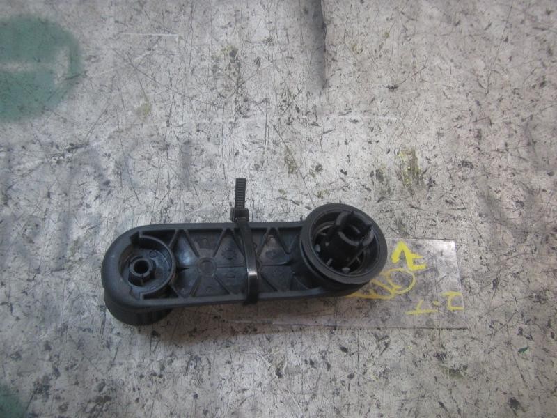 Recambio de maneta elevalunas trasera izquierda para renault clio iii confort dynamique referencia OEM IAM   
