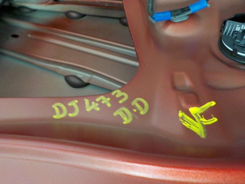 Recambio de puerta delantera derecha para mazda 3 berlina (bp) evolution referencia OEM IAM   