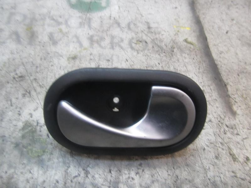 Recambio de maneta interior trasera derecha para renault clio iii confort dynamique referencia OEM IAM   
