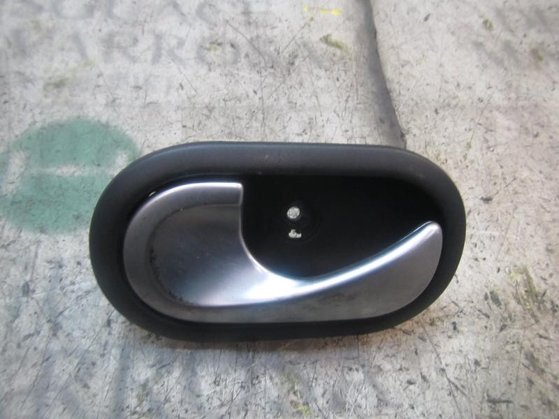 Recambio de maneta interior trasera izquierda para renault clio iii confort dynamique referencia OEM IAM   