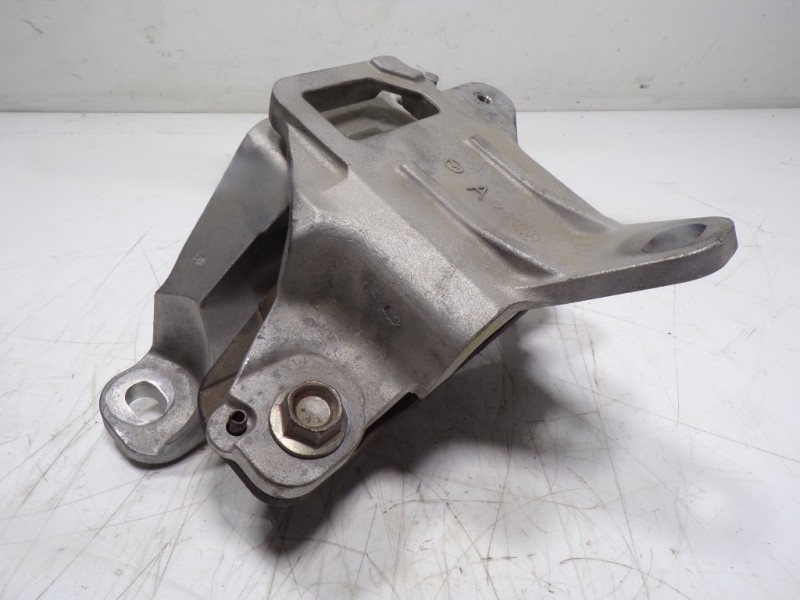 Recambio de soporte cambio para mazda 3 berlina (bp) evolution referencia OEM IAM   