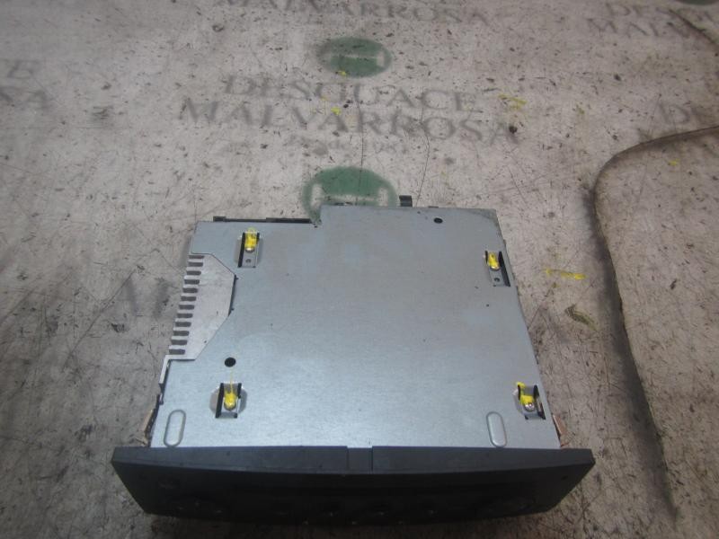 Recambio de sistema audio / radio cd para renault clio iii confort dynamique referencia OEM IAM   
