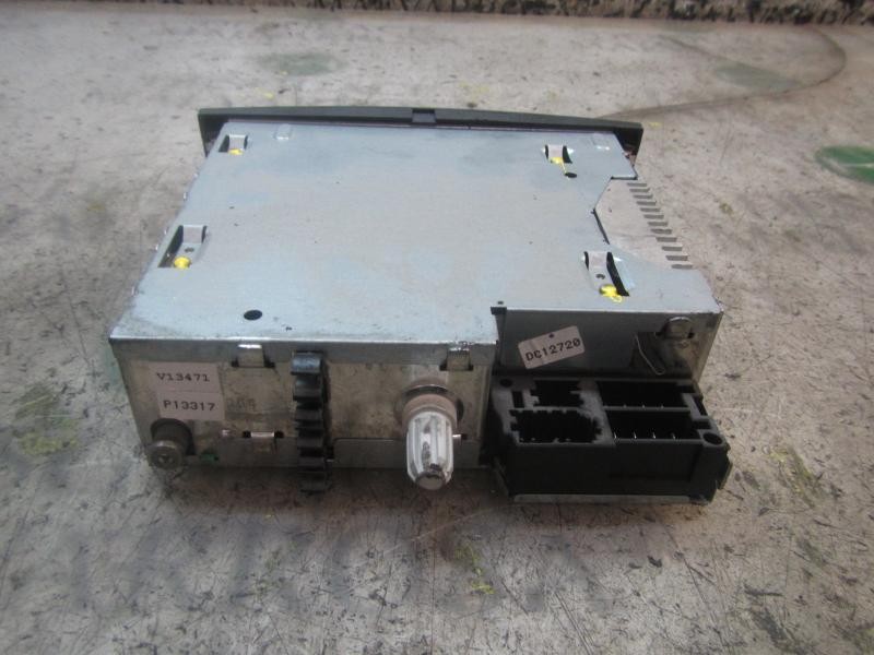 Recambio de sistema audio / radio cd para renault clio iii confort dynamique referencia OEM IAM   