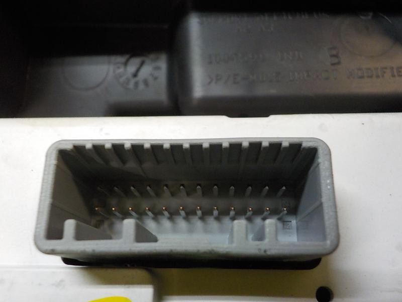 Recambio de pantalla multifuncion para renault megane iii berlina 5 p life referencia OEM IAM   