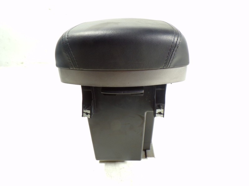 Recambio de apoyabrazos central para hyundai ix35 1.7 crdi cat referencia OEM IAM 846602S200V9P  