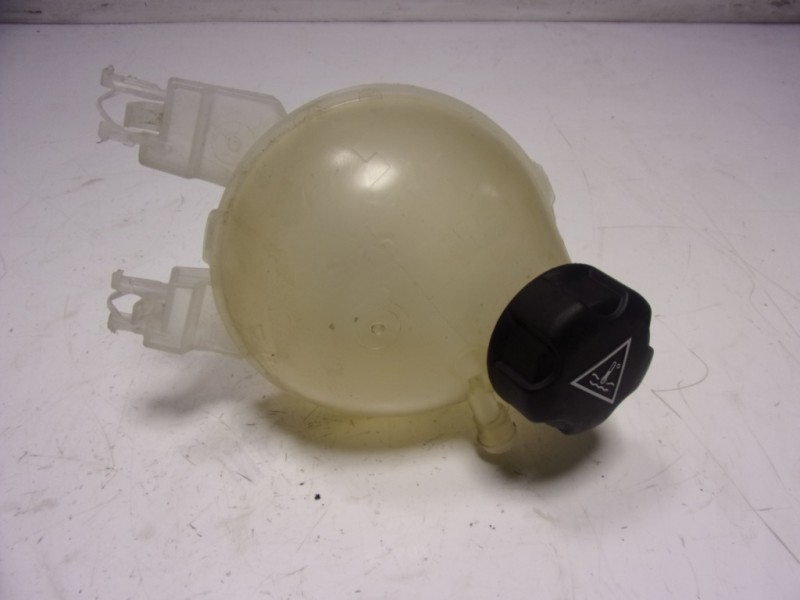 Recambio de deposito expansion para citroën c3 aircross 1.2 12v e-thp referencia OEM IAM 9800777280  