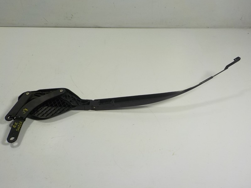 Recambio de brazo limpia delantero derecho para lexus rx 450h referencia OEM IAM 8521148170  