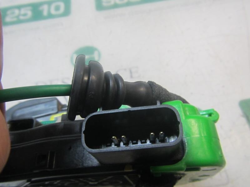 Recambio de cerradura puerta delantera derecha para hyundai i40 1.7 crdi cat referencia OEM IAM 813203Z020 813203Z020 