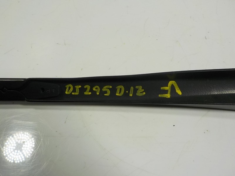 Recambio de brazo limpia delantero izquierdo para lexus rx 450h referencia OEM IAM 8522148170  