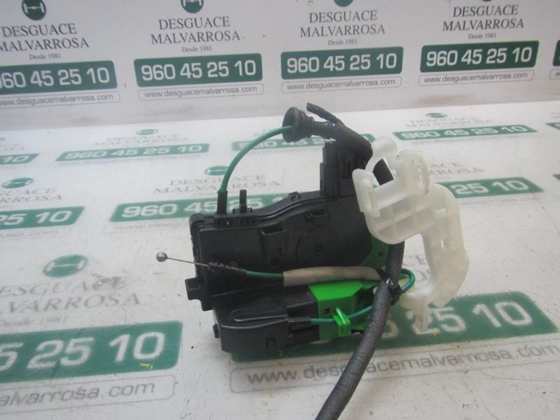 Recambio de cerradura puerta trasera izquierda para hyundai i40 1.7 crdi cat referencia OEM IAM 814103Z000  