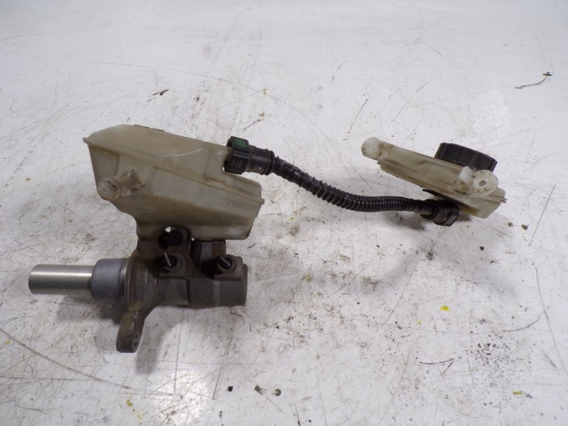 Recambio de bomba freno para peugeot 308 1.6 hdi referencia OEM IAM 1610017880  