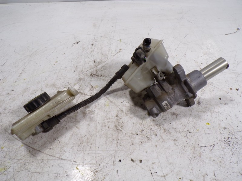 Recambio de bomba freno para peugeot 308 1.6 hdi referencia OEM IAM 1610017880  