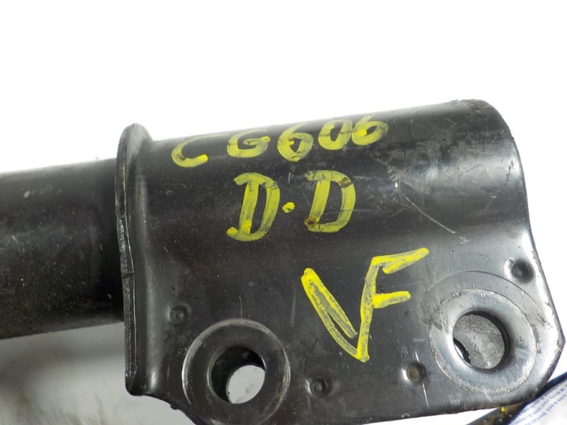 Recambio de amortiguador delantero derecho para renault clio iii exception 2 referencia OEM IAM 8200676026 8200676026 