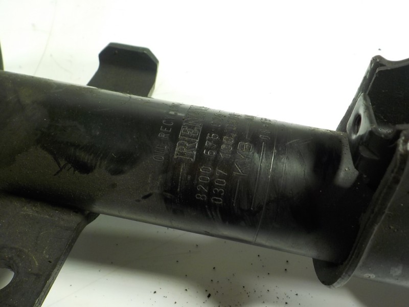 Recambio de amortiguador delantero derecho para renault clio iii exception 2 referencia OEM IAM 8200676026 8200676026 