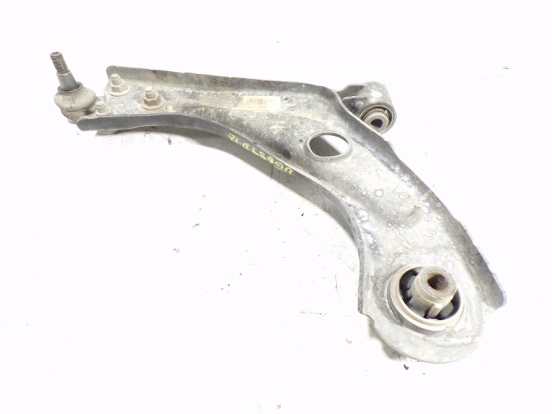 Recambio de brazo suspension inferior delantero izquierdo para peugeot 308 1.6 hdi referencia OEM IAM 9807914280  