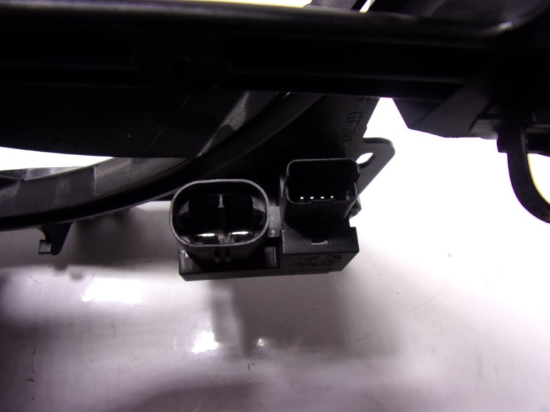 Recambio de electroventilador para citroën c3 aircross 1.2 12v e-thp referencia OEM IAM 9801666680  