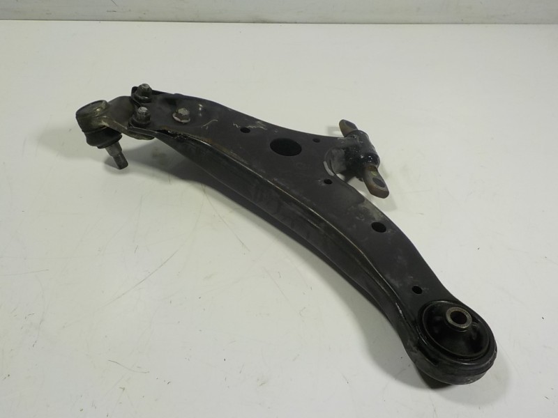 Recambio de brazo suspension inferior delantero derecho para lexus rx 450h referencia OEM IAM 4806848041  