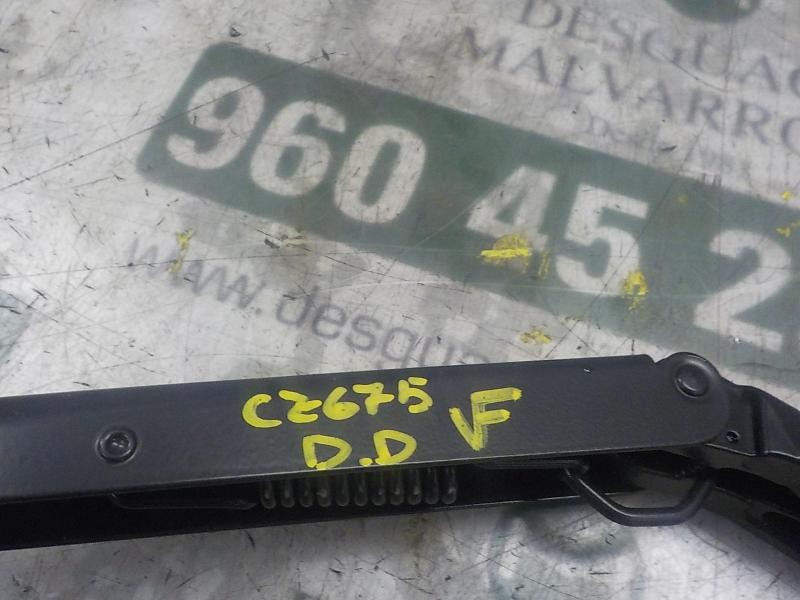 Recambio de brazo limpia delantero derecho para toyota auris 1.8 16v (híbrido) referencia OEM IAM 8521102300  