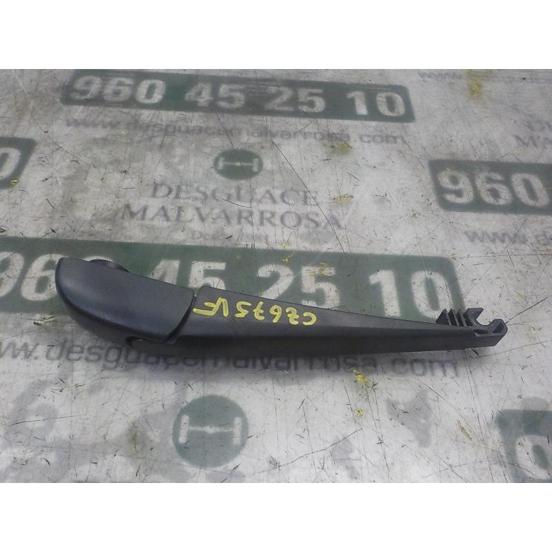 Recambio de brazo limpia trasero para toyota auris 1.8 16v (híbrido) referencia OEM IAM 8524102060  