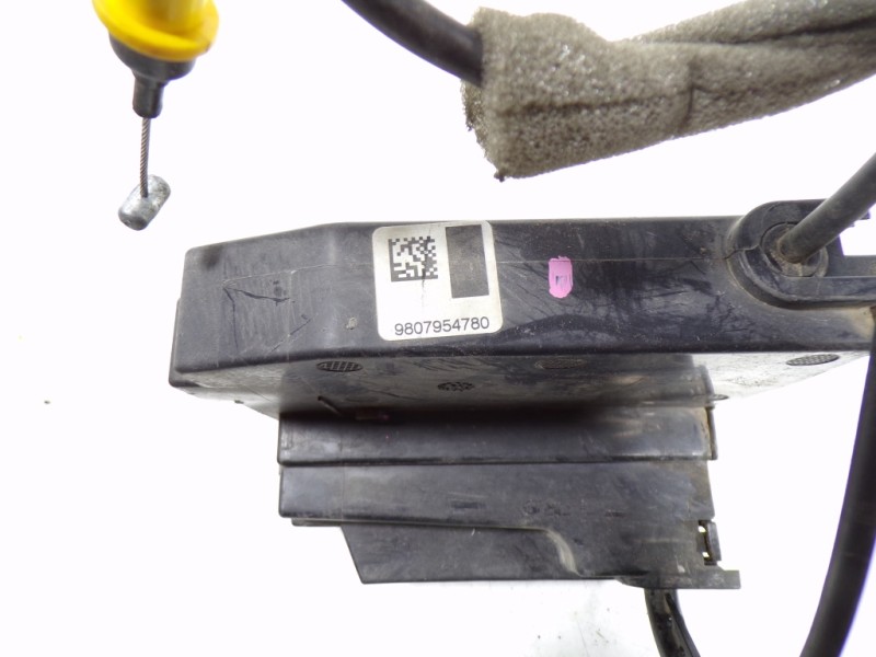 Recambio de cerradura puerta trasera derecha para peugeot 308 1.6 hdi referencia OEM IAM 9807954780 9807954780 