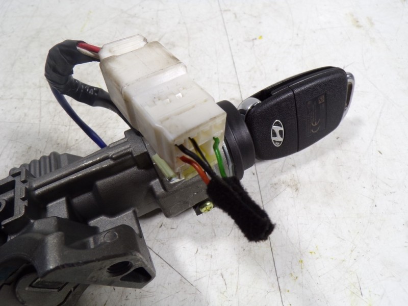 Recambio de antirrobo para hyundai i20 1.2 cat referencia OEM IAM 81900C7G00  