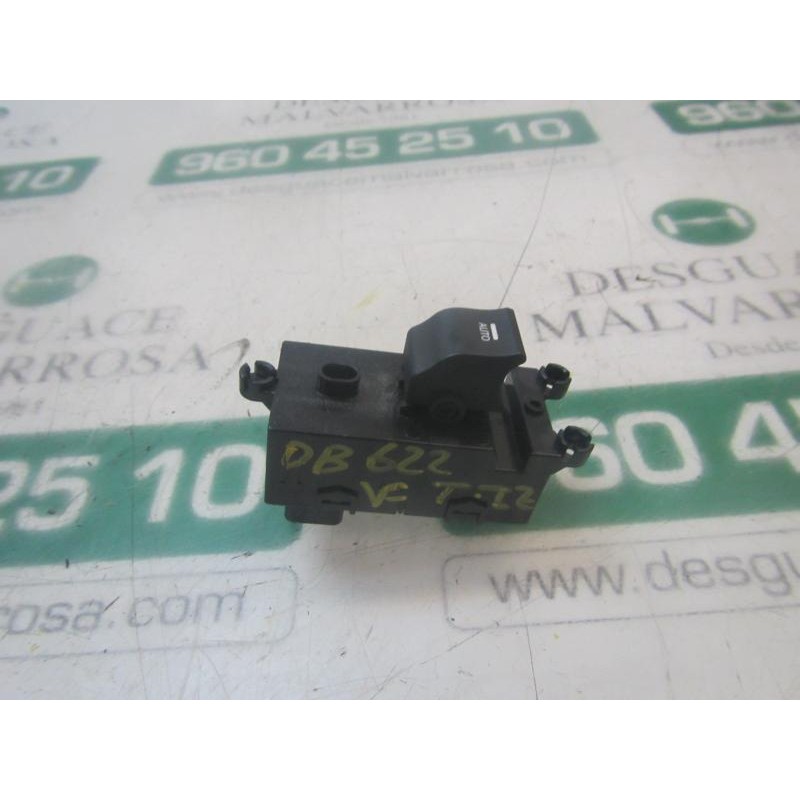 Recambio de mando elevalunas trasero izquierdo para hyundai i40 1.7 crdi cat referencia OEM IAM 935803Z0004X 935803Z0004X 39R520