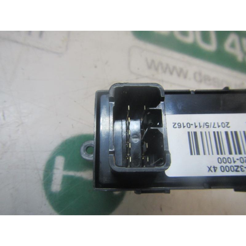 Recambio de mando elevalunas trasero izquierdo para hyundai i40 1.7 crdi cat referencia OEM IAM 935803Z0004X 935803Z0004X 39R520