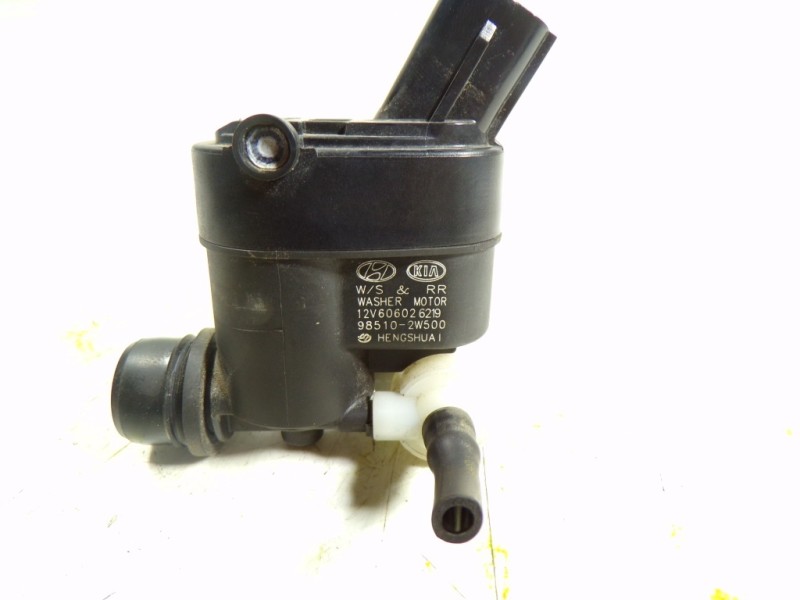 Recambio de bomba limpia para hyundai i20 1.2 cat referencia OEM IAM 985102W500 985102W500 