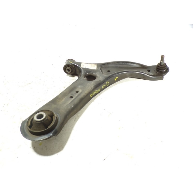 Recambio de brazo suspension inferior delantero derecho para hyundai i20 1.2 cat referencia OEM IAM 54501C8000  