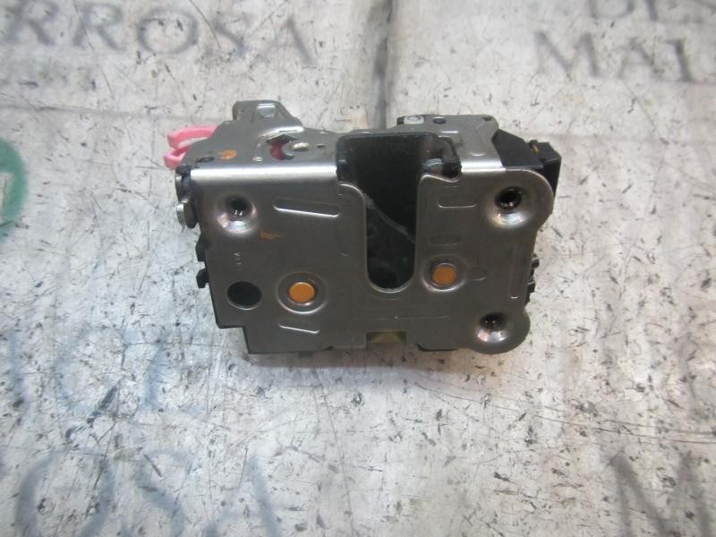 Recambio de cerradura puerta trasera izquierda para dacia duster adventure referencia OEM IAM 825031894R  