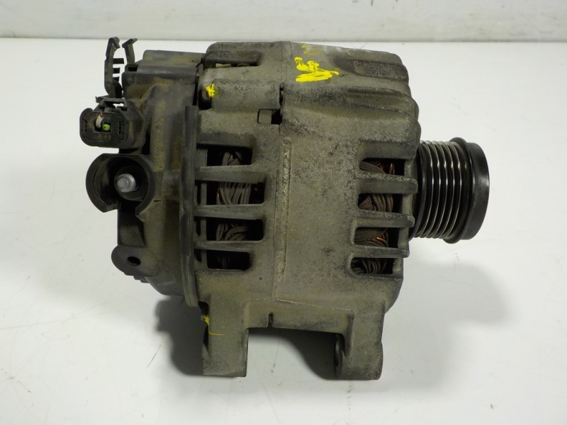 Recambio de alternador para peugeot 208 1.6 blue-hdi fap referencia OEM IAM 9810525380 9810525380 2624327A