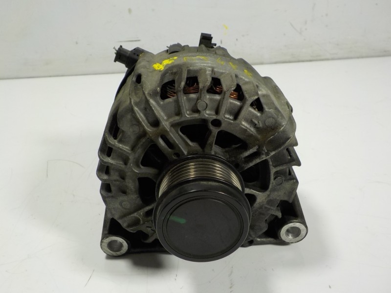 Recambio de alternador para peugeot 208 1.6 blue-hdi fap referencia OEM IAM 9810525380 9810525380 2624327A
