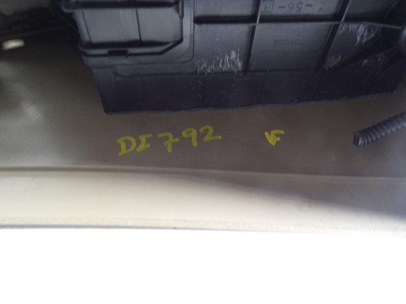 Recambio de apoyabrazos central para toyota rav 4 (a3) executive referencia OEM IAM 5890142070E1  