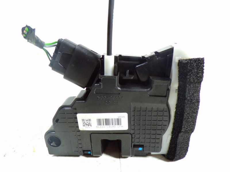 Recambio de cerradura puerta delantera derecha para hyundai i20 1.2 cat referencia OEM IAM 81320C8040 81320C8040 