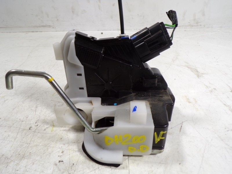 Recambio de cerradura puerta delantera derecha para hyundai i20 1.2 cat referencia OEM IAM 81320C8040 81320C8040 