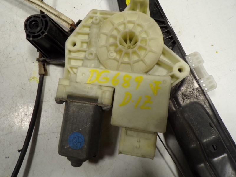 Recambio de elevalunas delantero izquierdo para peugeot 308 1.6 hdi referencia OEM IAM 9816273280 967818980 