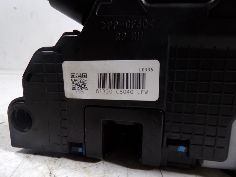 Recambio de cerradura puerta delantera derecha para hyundai i20 1.2 cat referencia OEM IAM 81320C8040 81320C8040 