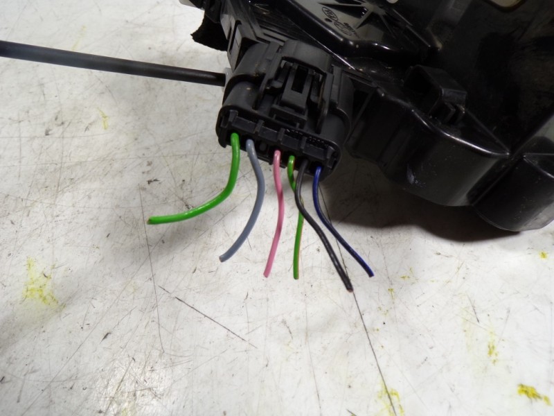 Recambio de cerradura puerta delantera izquierda para hyundai i20 1.2 cat referencia OEM IAM 81310C8020 81310C8020 