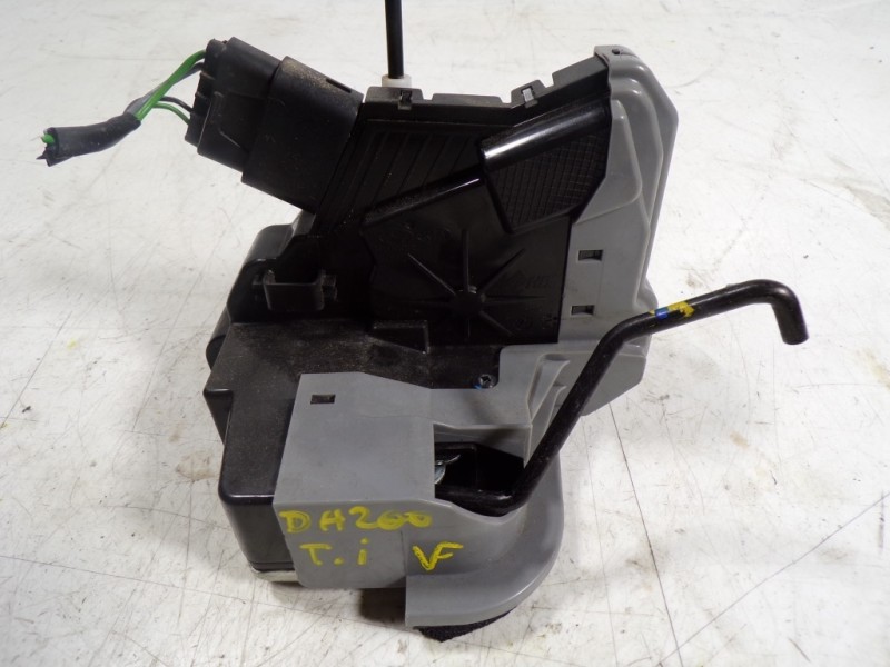 Recambio de cerradura puerta trasera izquierda para hyundai i20 1.2 cat referencia OEM IAM 81410C8020 81410C8020 