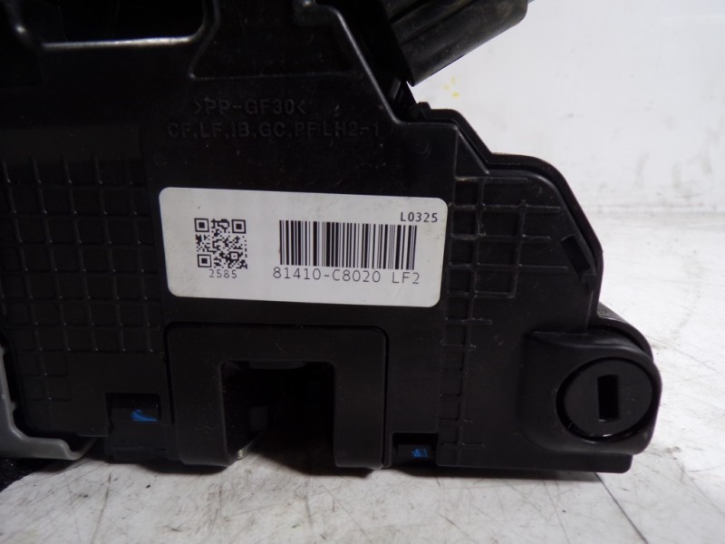 Recambio de cerradura puerta trasera izquierda para hyundai i20 1.2 cat referencia OEM IAM 81410C8020 81410C8020 