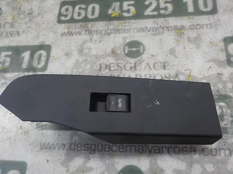 Recambio de mando elevalunas delantero derecho para toyota auris 1.8 16v (híbrido) referencia OEM IAM 8481002140  