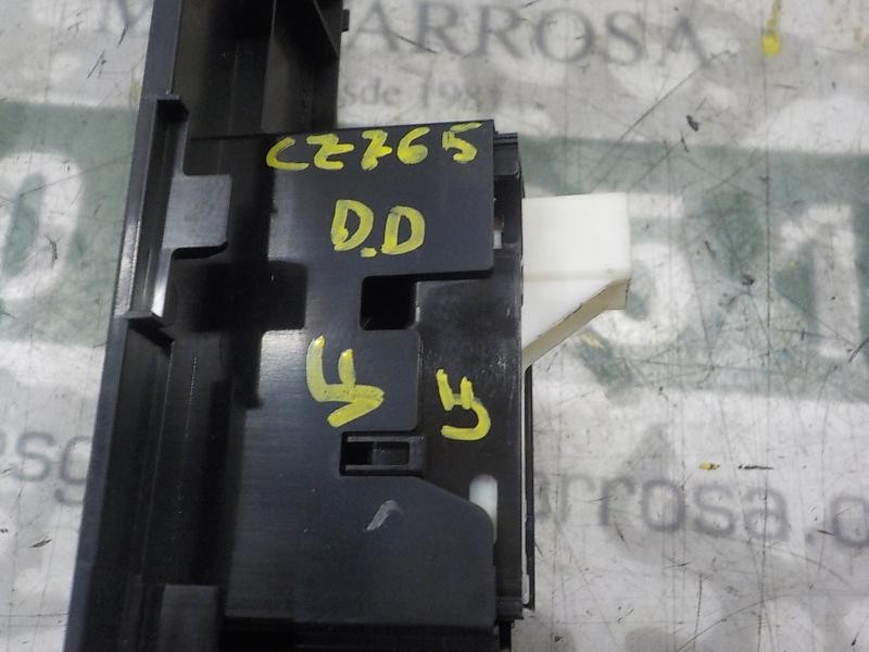 Recambio de mando elevalunas delantero derecho para toyota auris 1.8 16v (híbrido) referencia OEM IAM 8481002140  